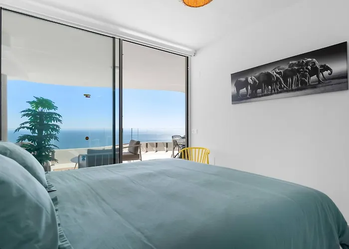Panoramic Sea View Stupa Hills Apartment
