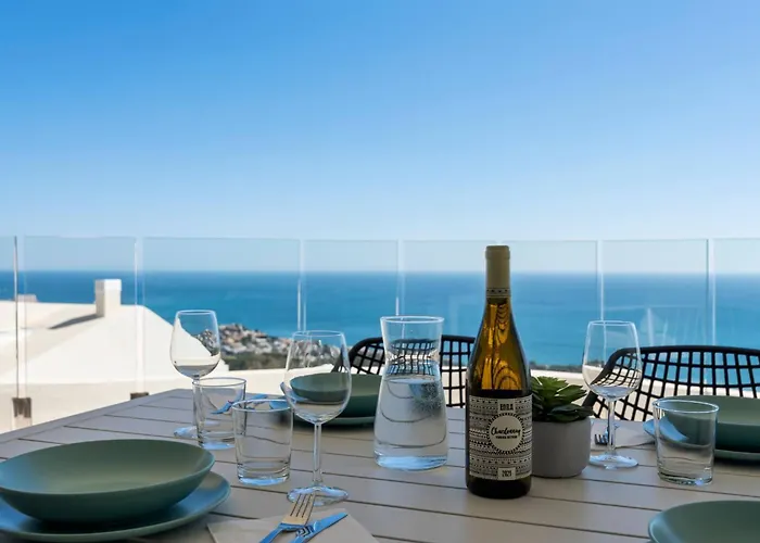Panoramic Sea View Stupa Hills Apartment
